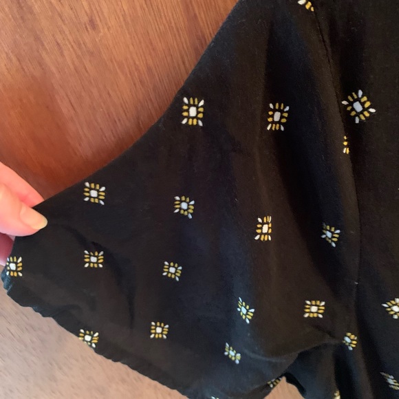 Old Navy blouse - Picture 6 of 12